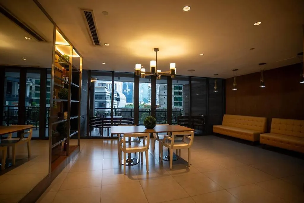 Studio At Makati Center With Fast Net, Netflix And 40In Tv Manila Apartmán