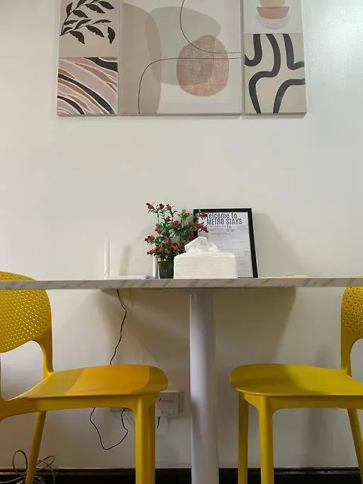 Studio At Makati Center With Fast Net, Netflix And 40In Tv Manila 0*,  Filipíny