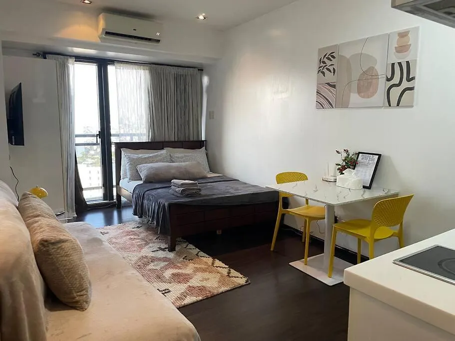 Studio At Makati Center With Fast Net, Netflix And 40In Tv Manila