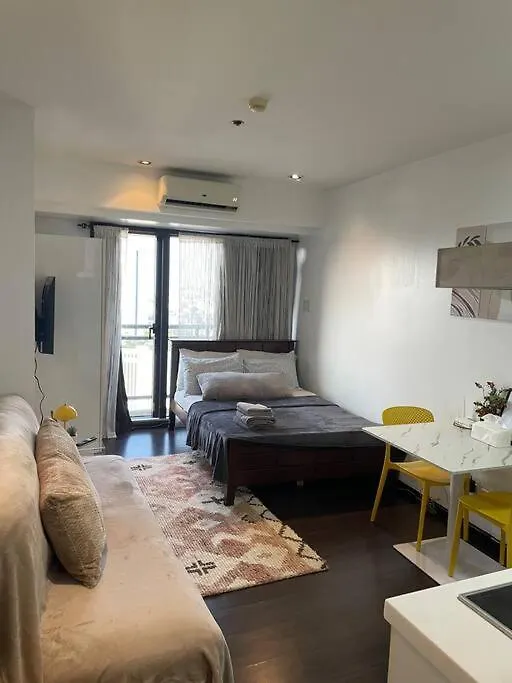 Apartment Studio At Makati Center With Fast Net, Netflix And 40In Tv Manila