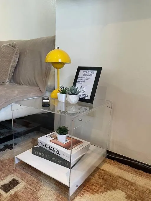 Studio At Makati Center With Fast Net, Netflix And 40In Tv Manila 0*,  Philippines