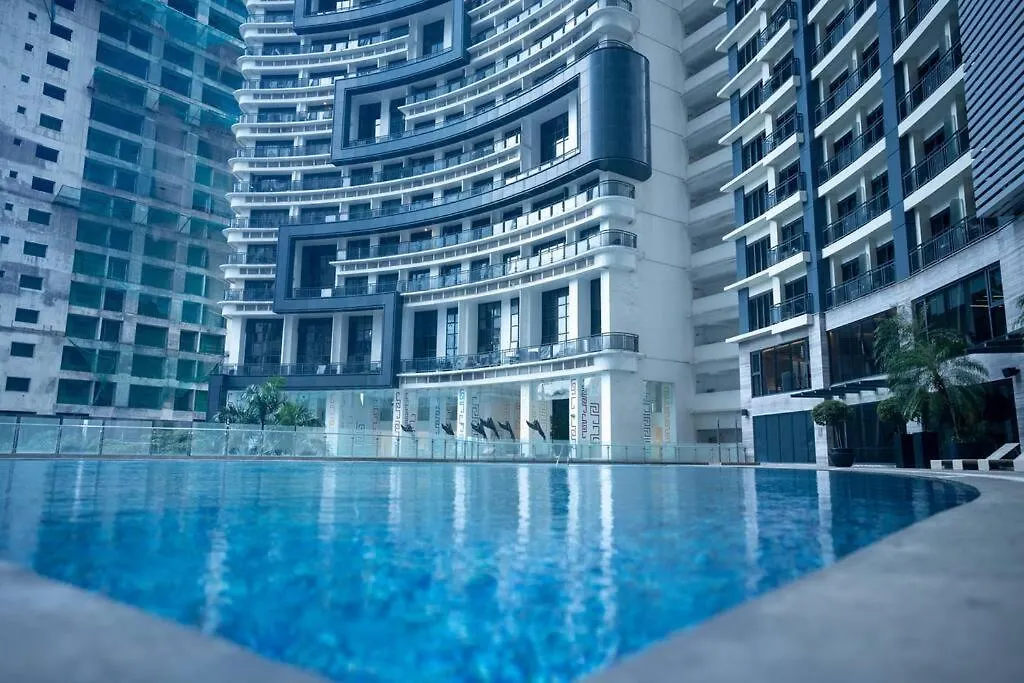 Apartment Studio At Makati Center With Fast Net, Netflix And 40In Tv Manila Philippines