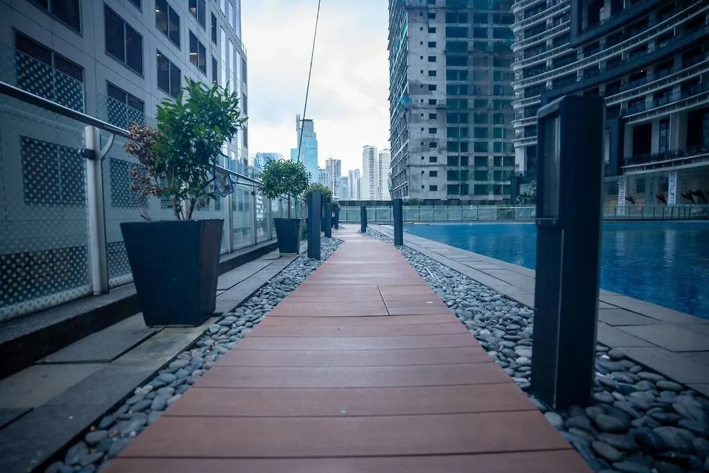 Studio At Makati Center With Fast Net, Netflix And 40In Tv Manila